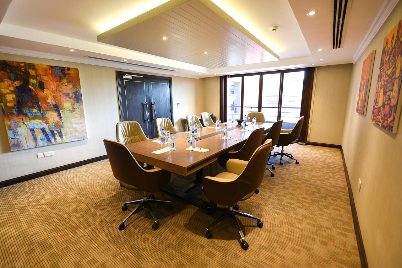 Mestil Hotel & Residences Kampala Ngoại thất bức ảnh